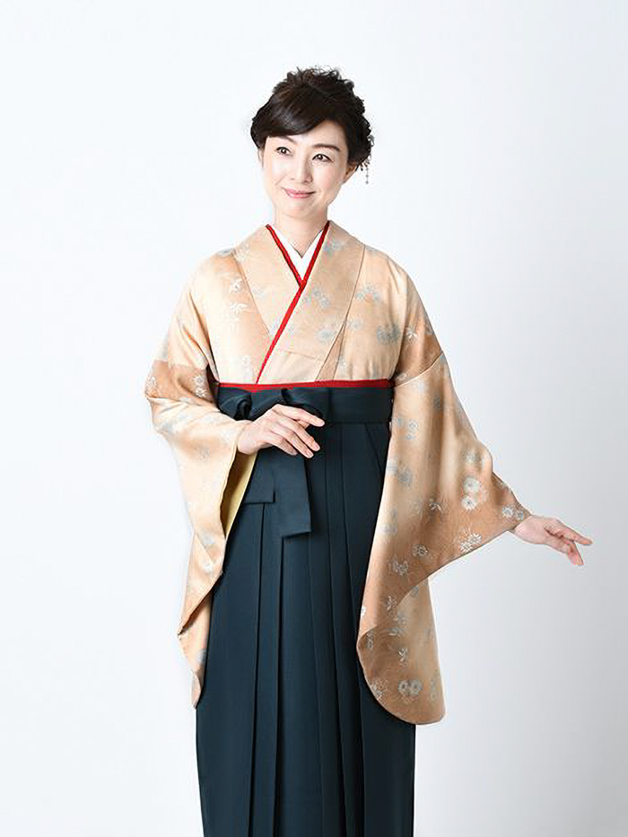 袴レンタル｜卒業式｜二尺袖 着物のみ｜ベージュ地 四季草花