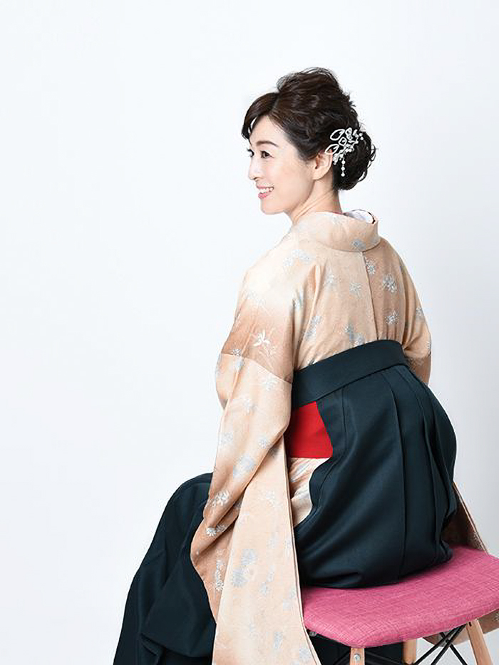 トールサイズ立ち姿の卒業袴
