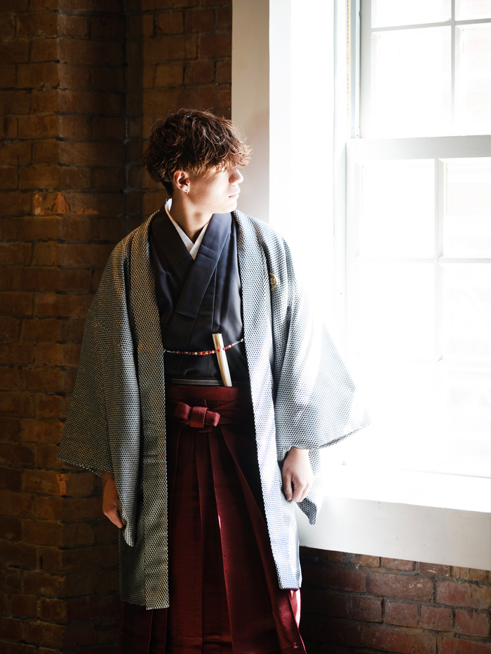 成人式｜二十歳の集い｜紋付袴レンタル｜全国宅配｜スケイル 銀黒＋