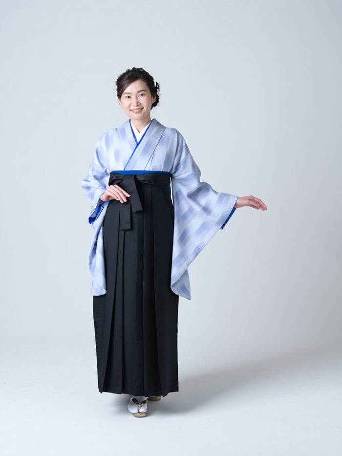 卒業着物袴セット(矢絣群青色、刺繡袴)　お揃い巾着付き 楽天市場】【豪華 袴4点セット 矢絣 L】 袴セット レディース 袴