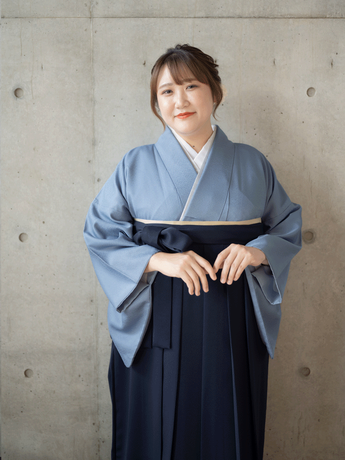 プラスサイズ立ち姿の卒業袴