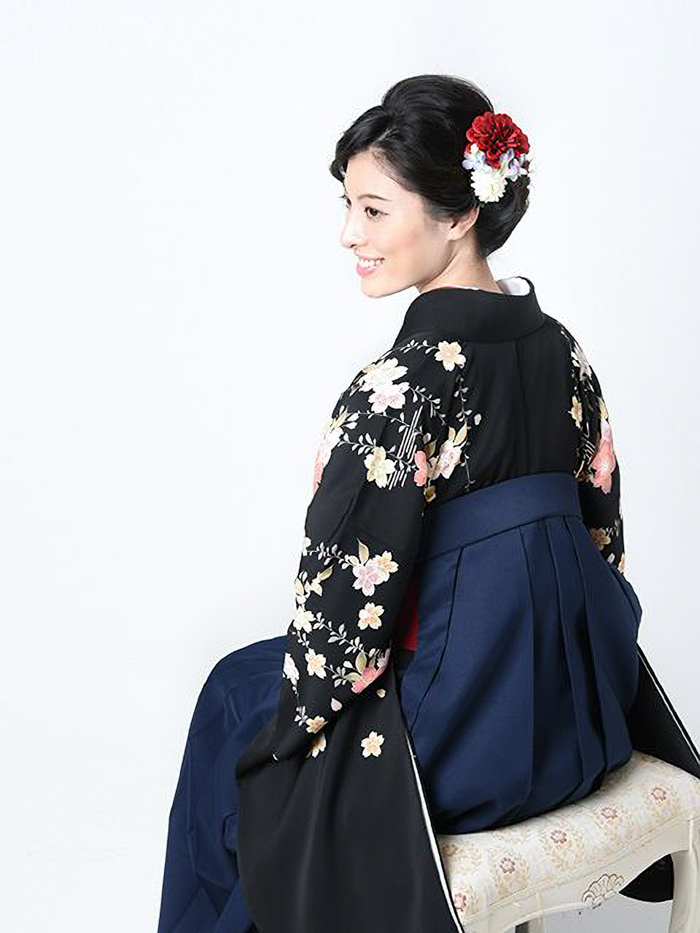 トールサイズ立ち姿の卒業袴
