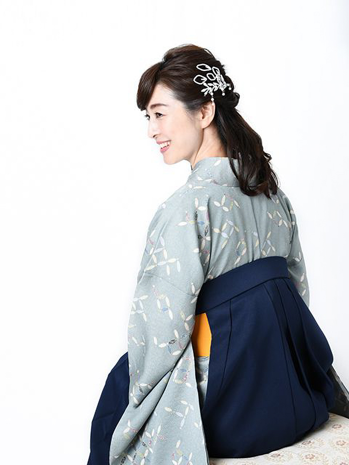 トールサイズ立ち姿の卒業袴