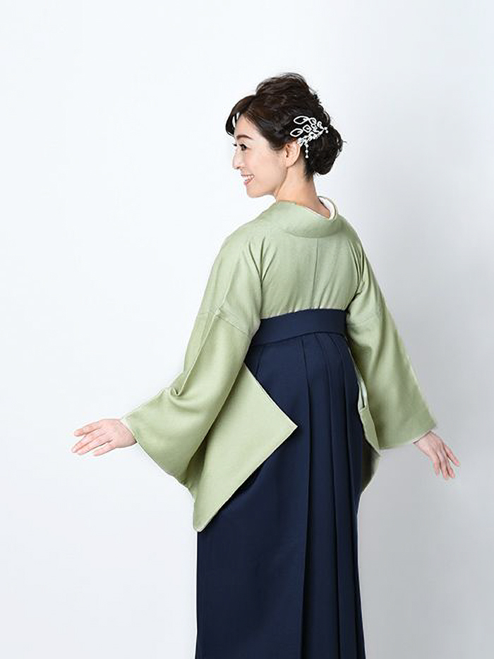 トールサイズ立ち姿の卒業袴