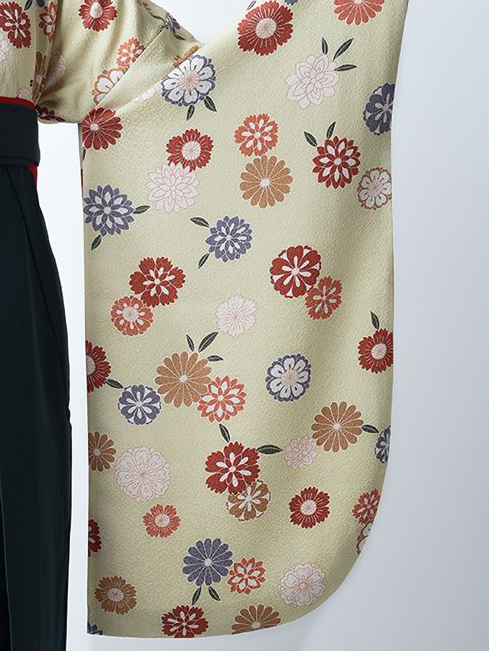 後ろ姿の女性教員