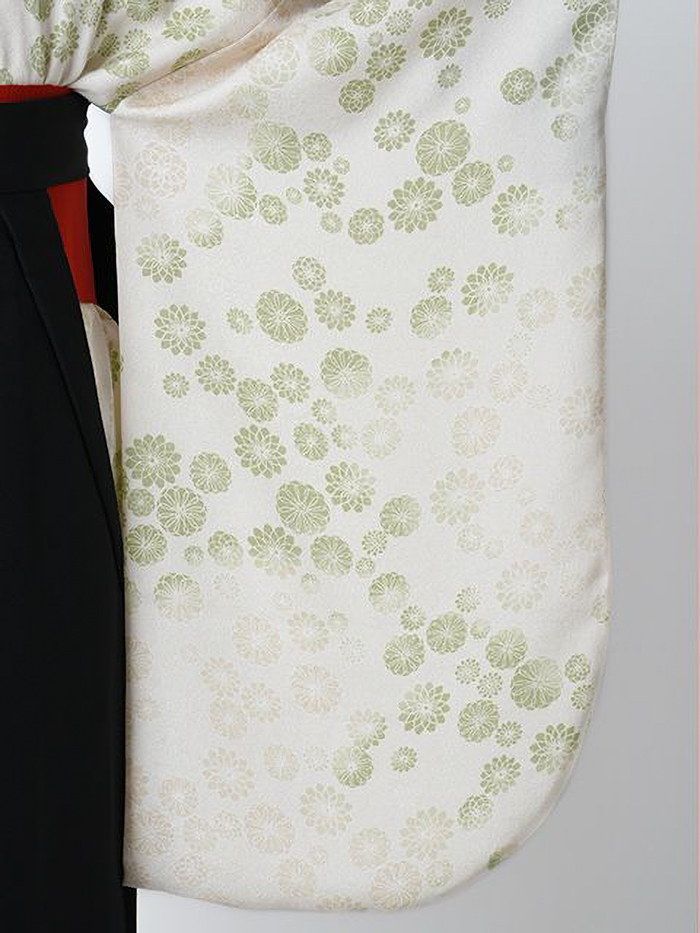 後ろ姿の女性教員