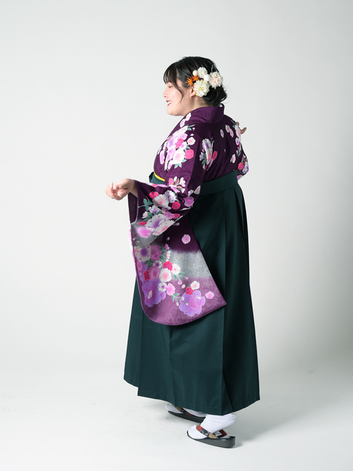 ぺこり 新品 茄子 着物 仕付け糸付“愛らしい姿で舞う”長襦袢 5253 袴レンタル｜卒業式｜プラスサイズ 17号～33号 着物のみ｜紫地 浜茄子