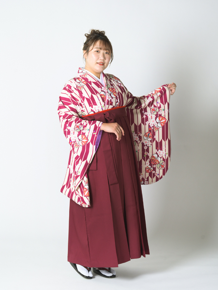 最終値下げ！【着物＋袴＋半幅帯＋重ね衿 袴の定番 矢絣セット 袴レンタル｜卒業式｜プラスサイズ 17号～33号 着物のみ｜矢絣