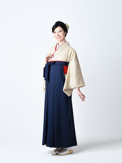 卒業式袴 2時間のみ使用‼️とても綺麗です‼️ 主役を引き立てながら褒められる。卒業式卒園式のキクヅル