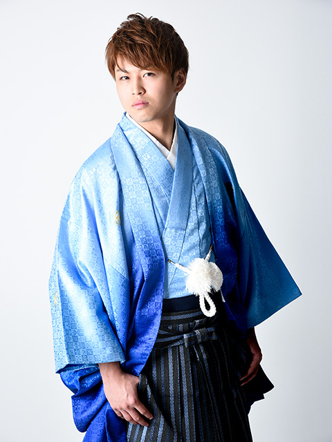 水色　紋付袴レンタルで成人式
