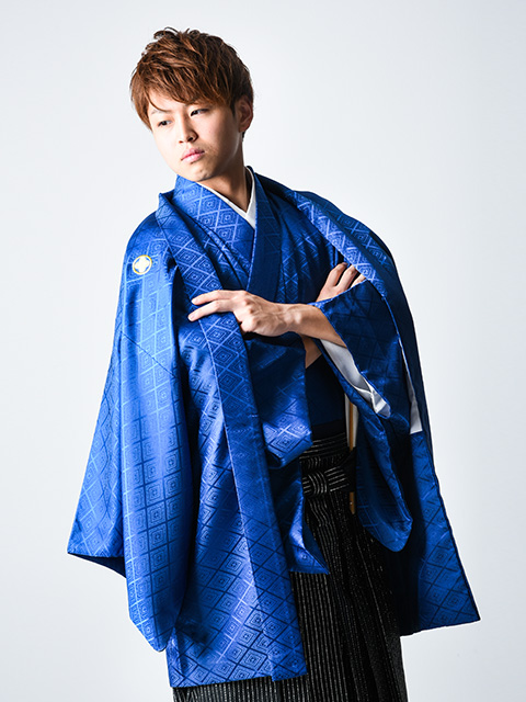 成人式の紋付袴レンタル　濃い青がクール