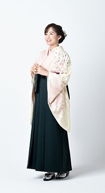 30代教員に人気の袴セット