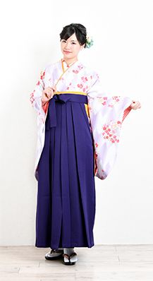 矢羽根に花輪＋紫紺無地袴レンタル