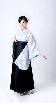 紫系30代に人気の先生袴